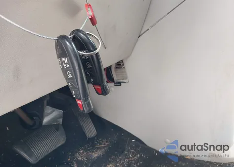 2015 Chrysler Town & Country Touring z USA, uszkodzony, nr VIN 2C4RC1BG0FR696615